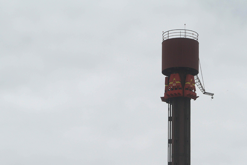 ACIDENTE sinistro Presos no alto da torre no hopi hari !! 