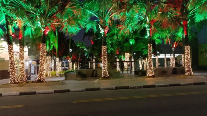 6985669a41025eee3f916acf4f3e1eeb