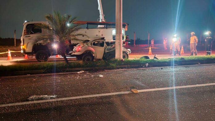 ACIDENTE-fusca-na-estrada-da-capela-e-rede-sociais